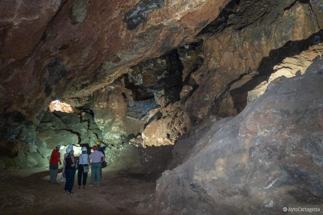 Imagen del interior de la Cueva Victoria