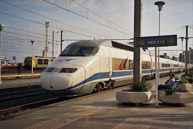 Imagen de un Euromed en una estación