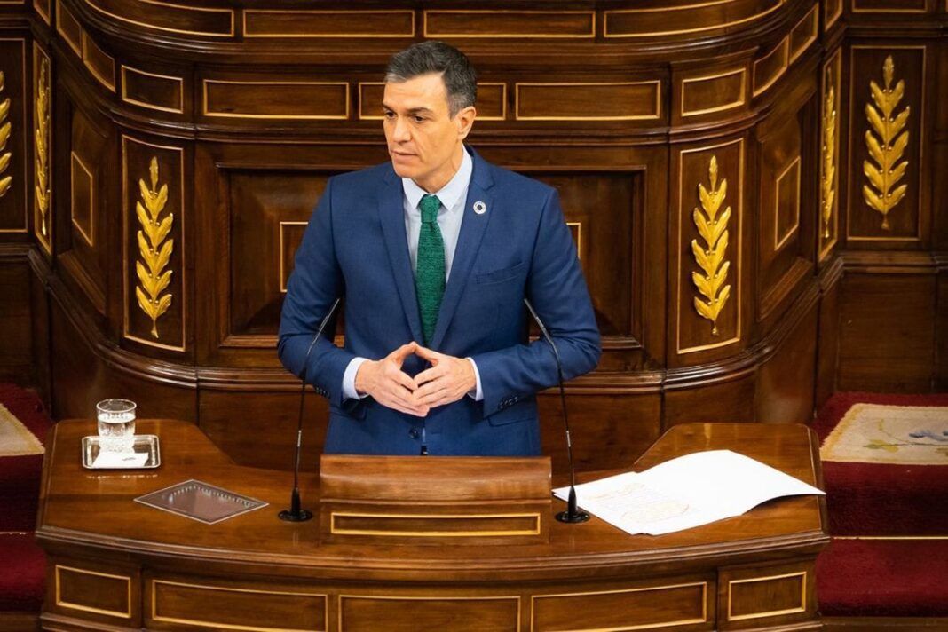 Imagen de Pedro Sánchez en la tribuna de oradores del Congreso de los Diputados