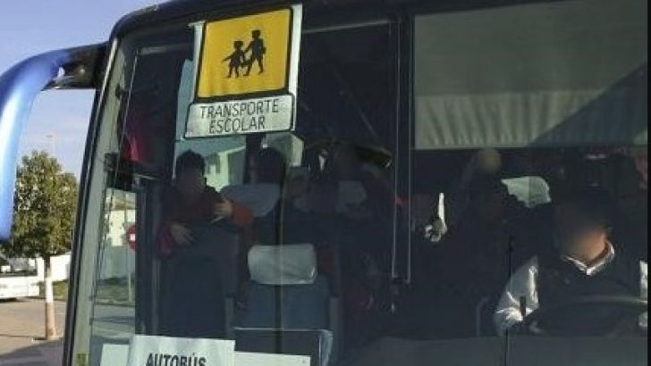Imagen de archivo de un autobús de transporte escolar